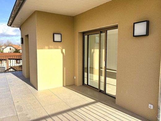 Piso / Apartamento en Montbrison, Loira