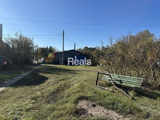 ‏קרקע ב  ורשה, Warszawa