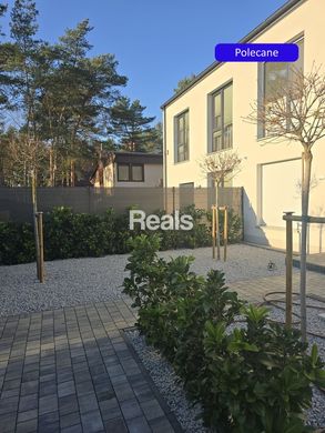 Luxury home in Łomianki, Powiat warszawski zachodni