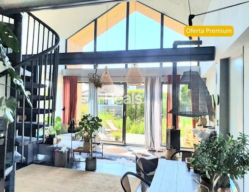 ‏בתי יוקרה ב  ורשה, Warszawa