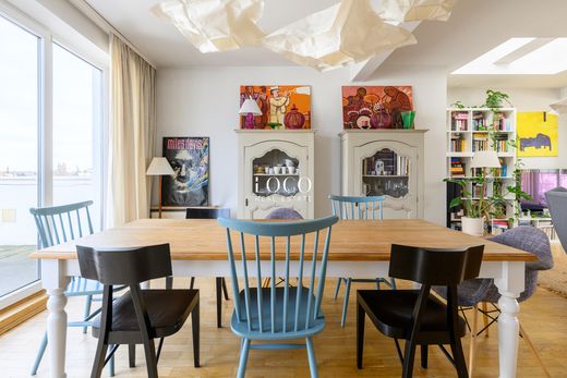 ﺷﻘﺔ ﻓﻲ وارسو, Warszawa