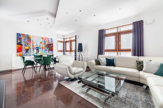 Apartment / Etagenwohnung in Warschau, Warszawa