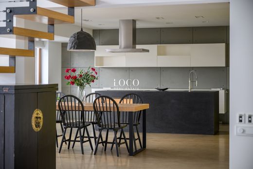 Apartment / Etagenwohnung in Warschau, Warszawa