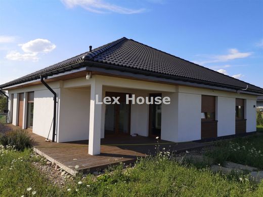 Casa di lusso a Dobra, Powiat policki