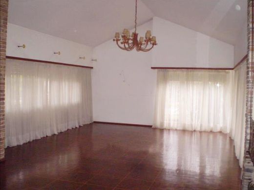 Luxury home in Carrasco, Municipio B