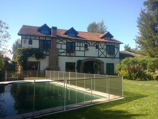 Luxury home in Balbastro, Buenos Aires
