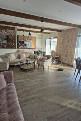 Willa w Saint-Christol-les-Alès, Gard