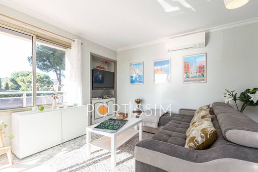 Apartment in Saint-Laurent-du-Var, Alpes-Maritimes