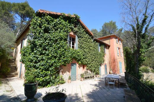 Villa in Aix-en-Provence, Bouches-du-Rhône