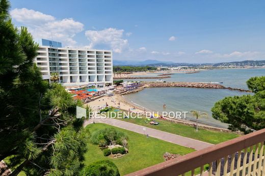 Apartment in Mandelieu-la-Napoule, Alpes-Maritimes