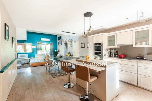 Villa in Mallemort, Bouches-du-Rhône