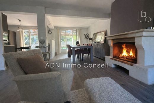 Villa a Mallemort, Bocche del Rodano