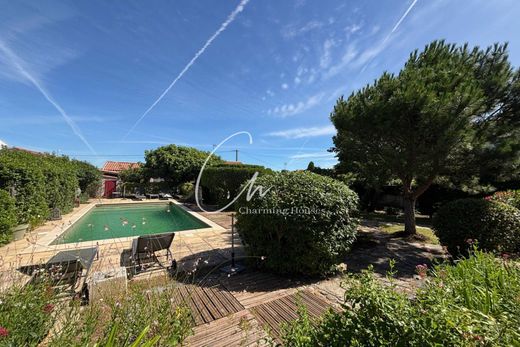 Вилла, Saint-Rémy-de-Provence, Bouches-du-Rhône