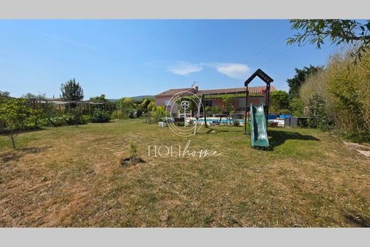 Villa in Le Puy-Sainte-Réparade, Bouches-du-Rhône