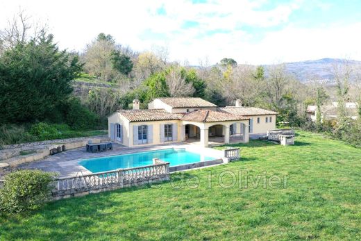 Villa in Châteauneuf-Grasse, Alpes-Maritimes