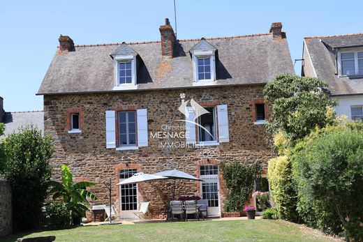 Villa in Châteauneuf-d'Ille-et-Vilaine, Ille-et-Vilaine