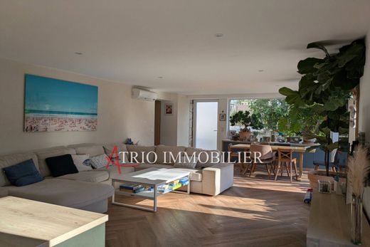 Villa in Cagnes-sur-Mer, Alpes-Maritimes
