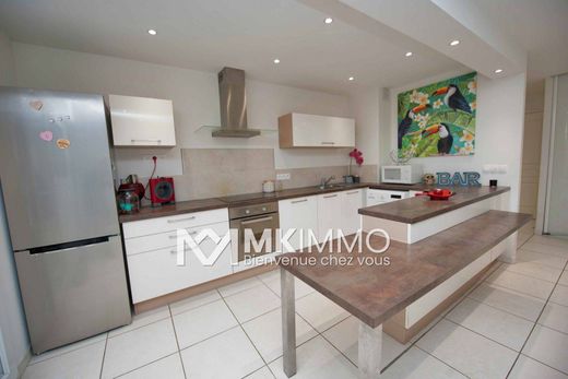 Piso / Apartamento en Saint-Laurent-du-Var, Alpes Marítimos