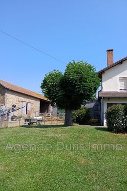 Villa in Saint-Laurent-sur-Gorre, Haute-Vienne