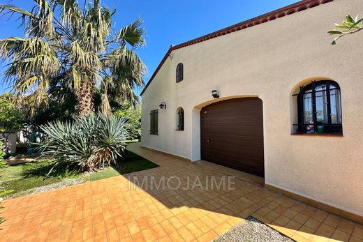 Villa in Saint-Cyprien, Pyrénées-Orientales