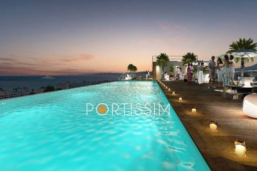 Apartment in Saint-Laurent-du-Var, Alpes-Maritimes