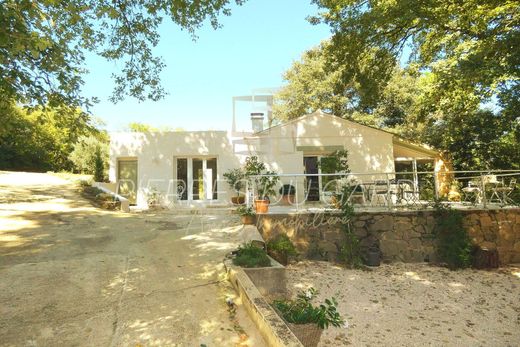 Willa w Le Pin, Gard