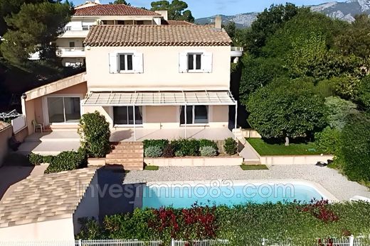 Willa w La Garde, Var