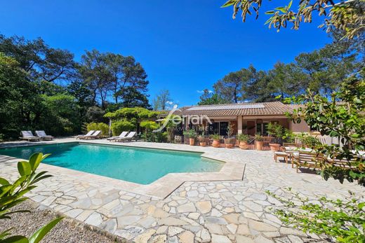 ﻓﻴﻼ ﻓﻲ Les Arcs, Var