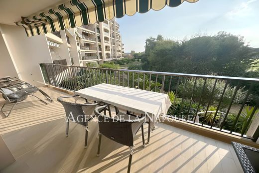 Apartment in Mandelieu-la-Napoule, Alpes-Maritimes