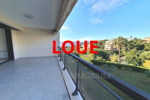 Apartment / Etagenwohnung in Cannes, Alpes-Maritimes