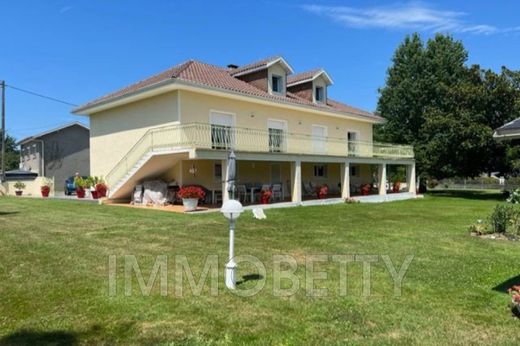 Willa w Sauvagnon, Pyrénées-Atlantiques