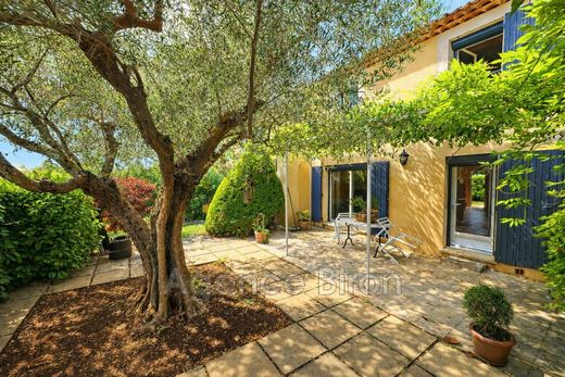 Villa in Aix-en-Provence, Bouches-du-Rhône