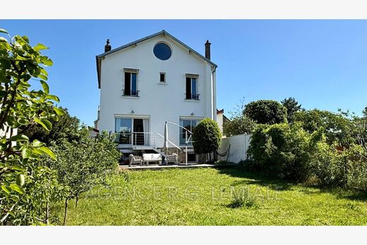 Villa Le Mesnil-le-Roi, Yvelines