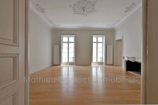 Apartment in Nîmes, Gard