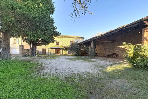 Вилла, Saint-Saturnin-lès-Avignon, Vaucluse