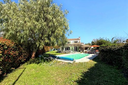 Villa in La Colle-sur-Loup, Alpes-Maritimes