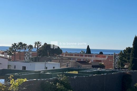 Apartment / Etagenwohnung in Bandol, Var