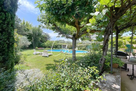 Villa in Cabannes, Bouches-du-Rhône