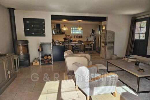 Villa in La Bouilladisse, Bouches-du-Rhône