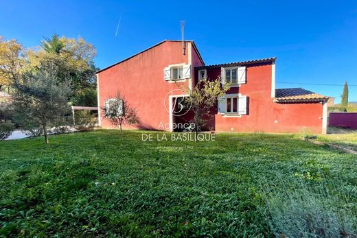 Villa en Saint-Maximin-la-Sainte-Baume, Var