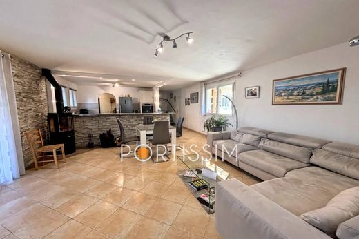 Βίλα σε Saint-Laurent-du-Var, Alpes-Maritimes