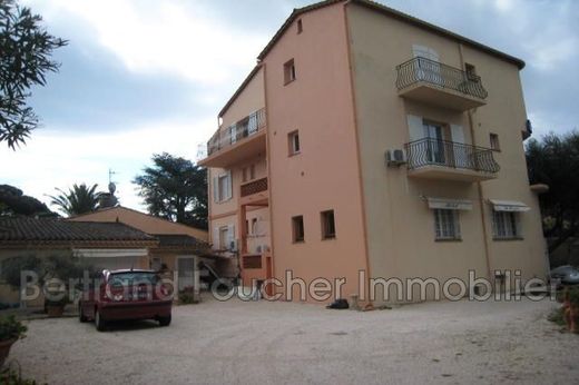 Villa in Cavalaire-sur-Mer, Var