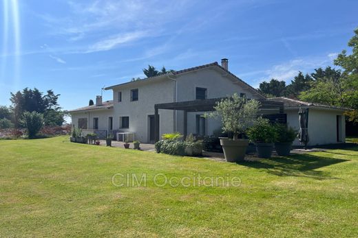 Villa in Saint-Lys, Upper Garonne