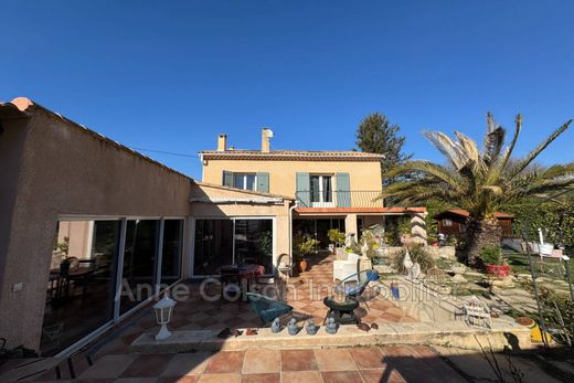 Villa in Meyrargues, Bouches-du-Rhône