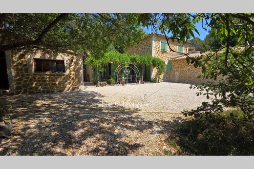 Villa in La Bouilladisse, Bouches-du-Rhône
