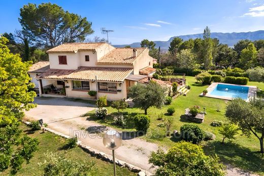 Villa in Trets, Bouches-du-Rhône