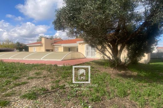 Villa in Toulouges, Pyrénées-Orientales