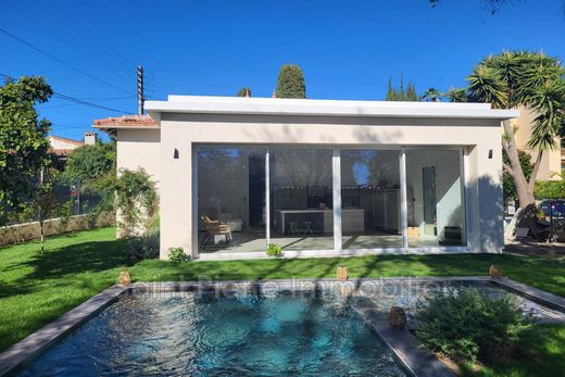 Villa in Cagnes-sur-Mer, Alpes-Maritimes
