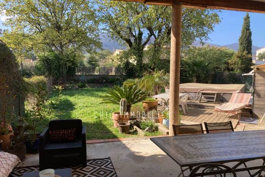 Villa - la Roca d'Albera, Pirineus Orientais