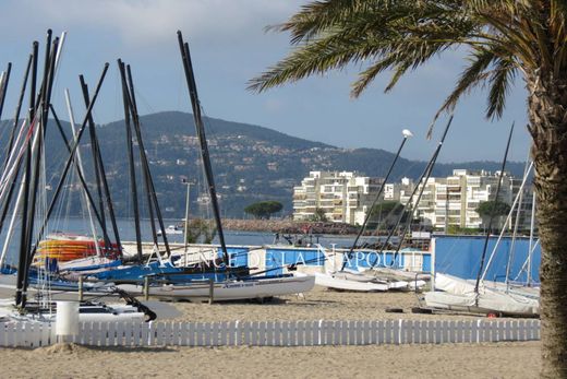 Apartment in Mandelieu-la-Napoule, Alpes-Maritimes